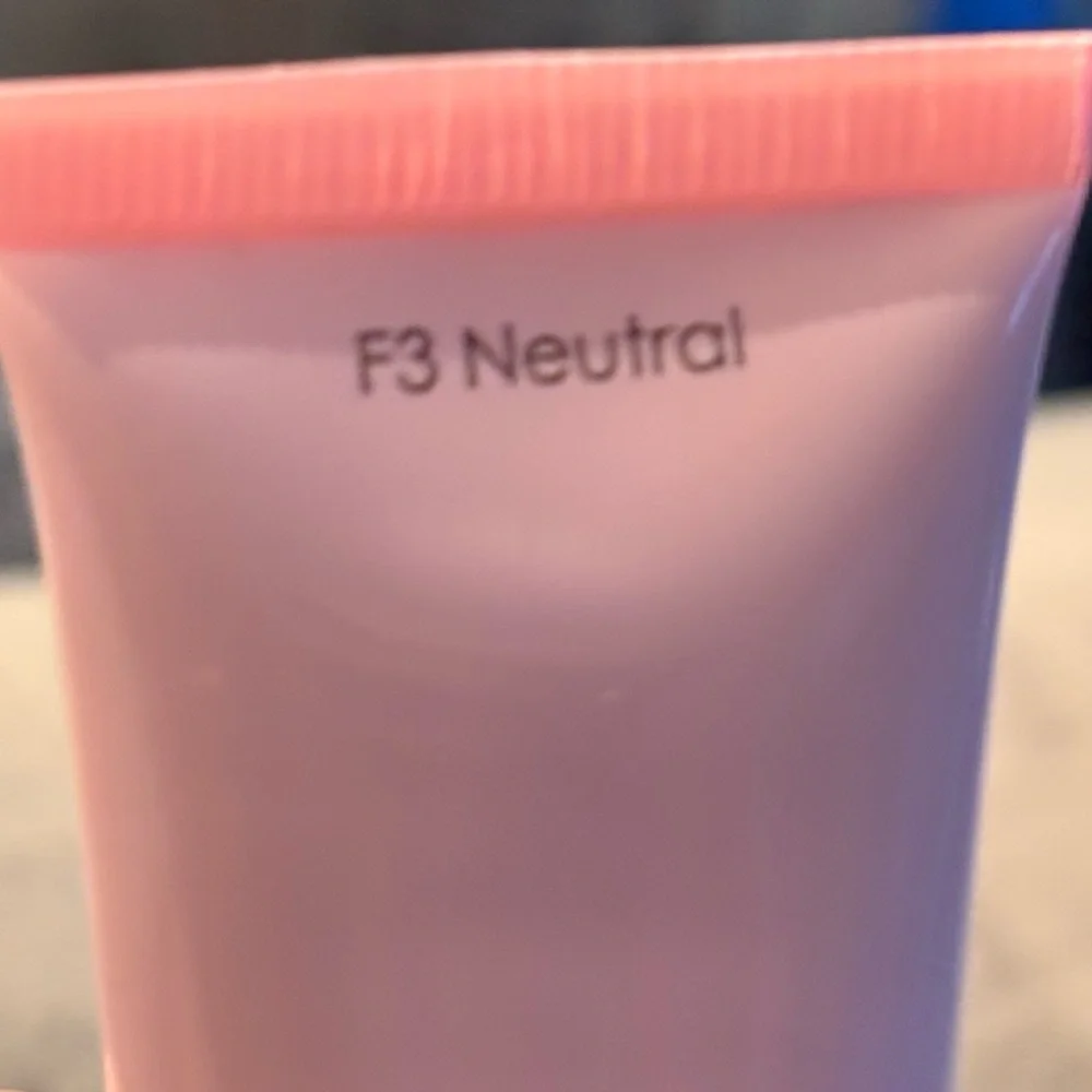 Girlactik 2-in-1 Luminous Tint Foundation in ‘F3 Neutral’